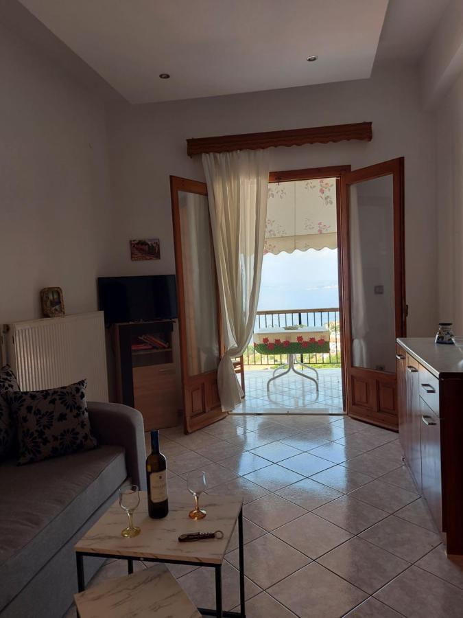 George'S Apartment Loutraki  Esterno foto