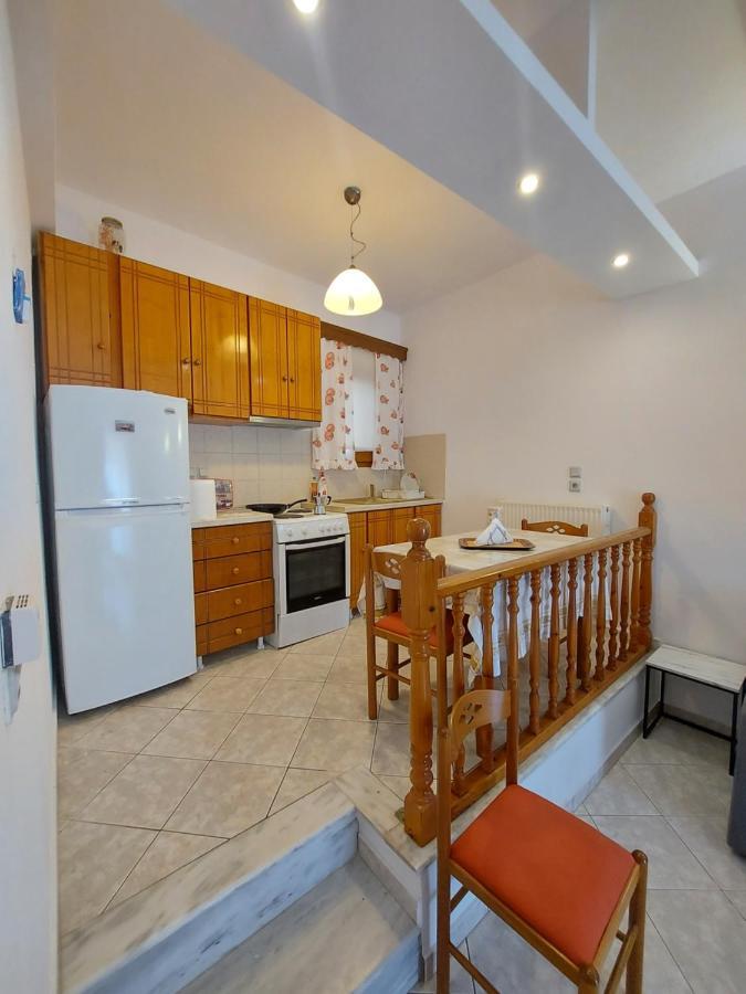 George'S Apartment Loutraki  Esterno foto