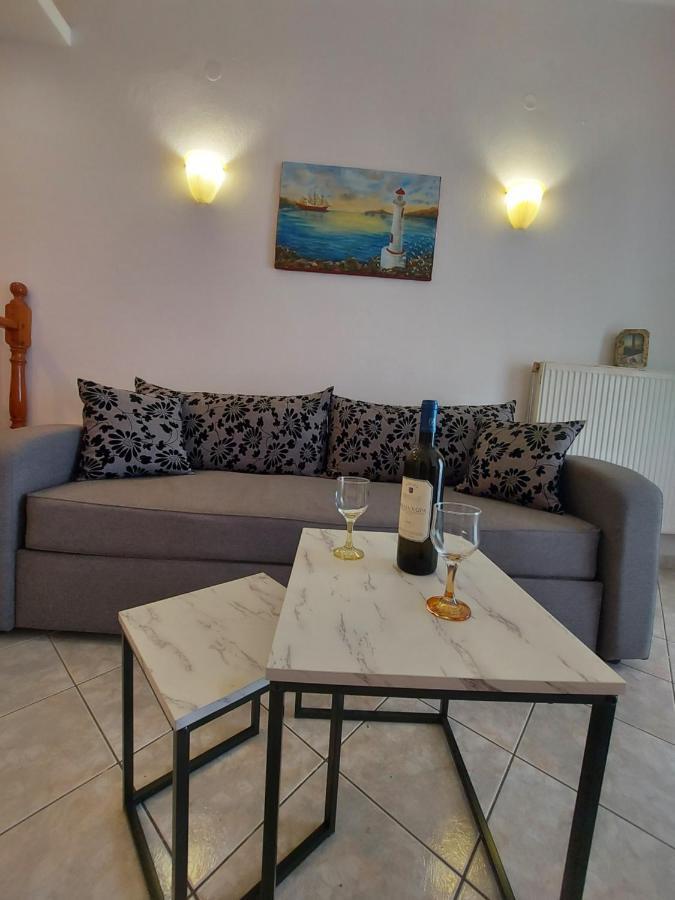 George'S Apartment Loutraki  Esterno foto