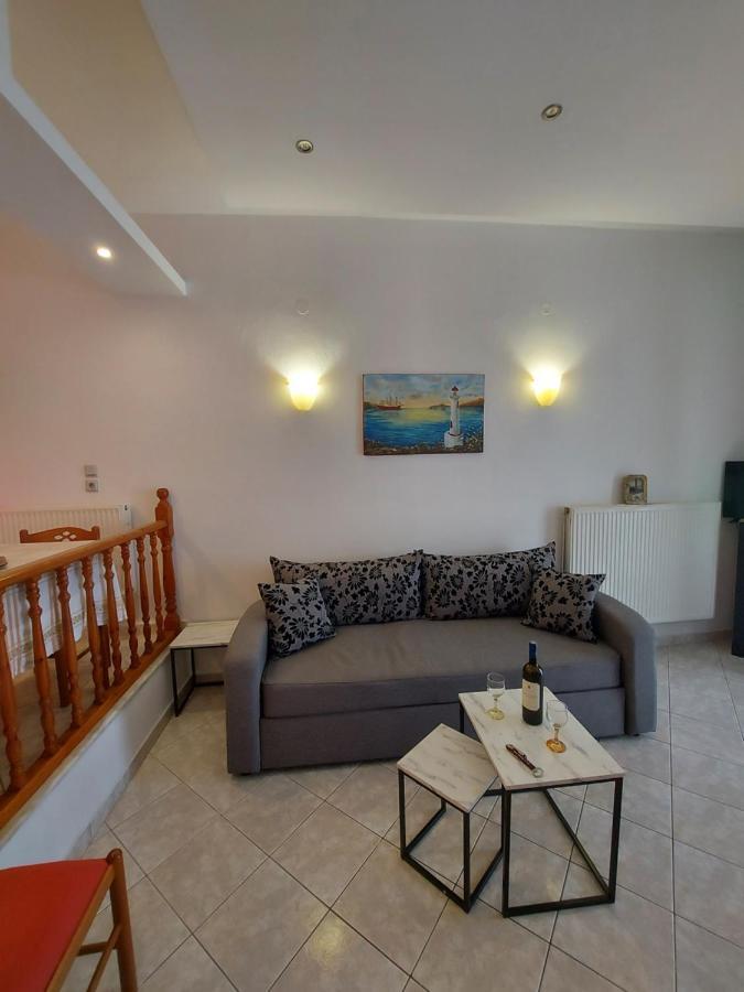 George'S Apartment Loutraki  Esterno foto